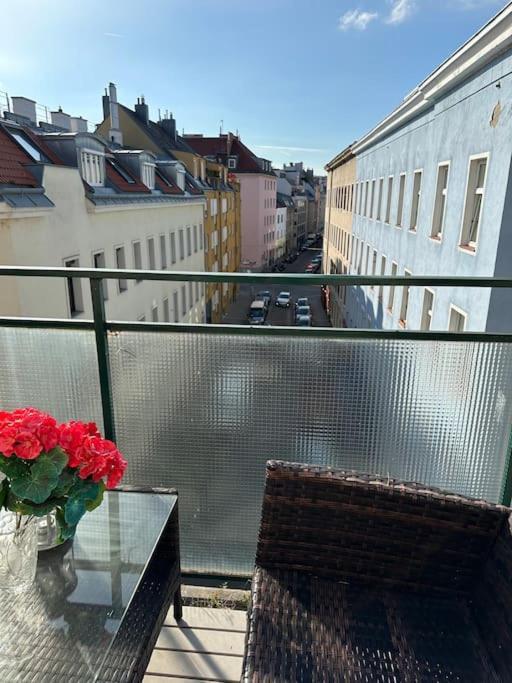 Sunny Balcony * Wien